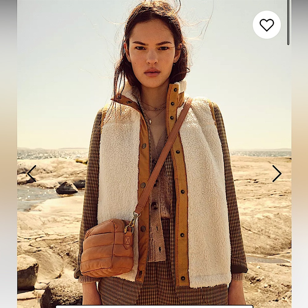 ISO Madewell (Re)sourced Faux-Shearling Vest.Contact me if you have one to sell!